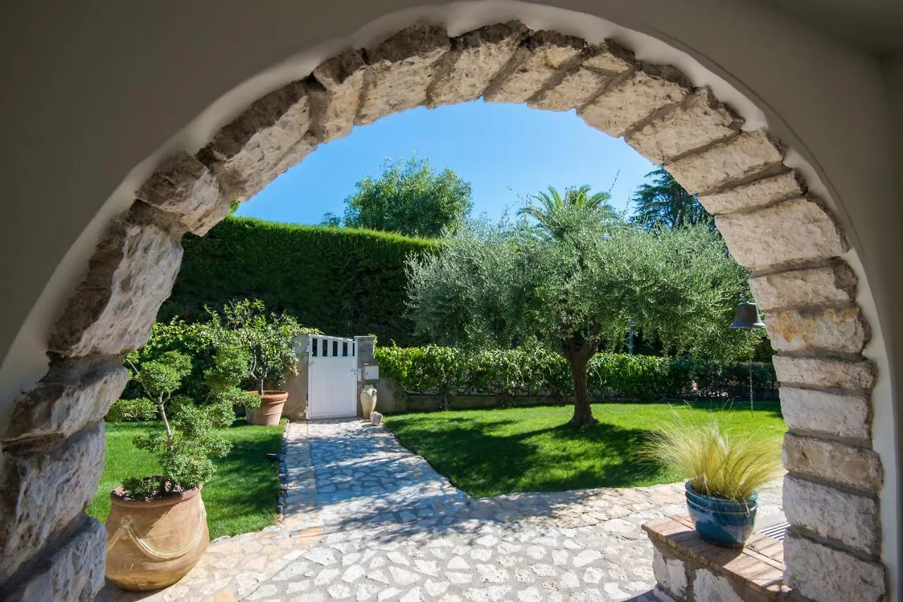 Bastide Les 3 Portes Saint-Paul-de-Vence 0*,